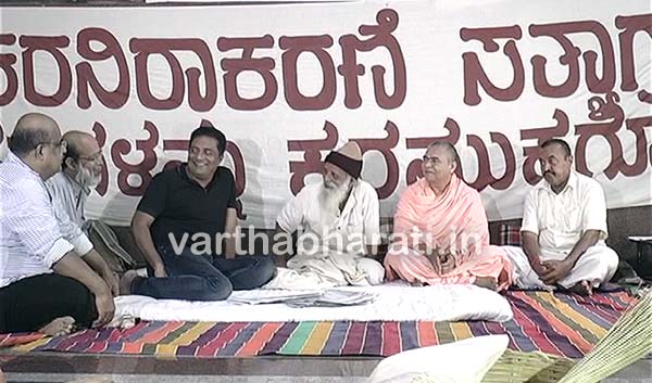 ಗ್ರಾಮೀಣ ಭಾಗಕ್ಕೆ ಜಿಎಸ್ಟಿ ವಿಧಿಸುವ ಕ್ರಮ ಸಲ್ಲ: ಚಿತ್ರನಟ ಪ್ರಕಾಶ್ ರೈ